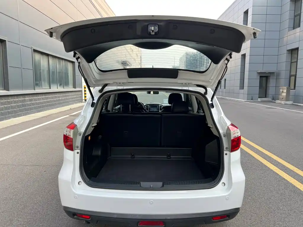 Venucia T70 2015 2015 2.0L CVT Ruixing Edition
