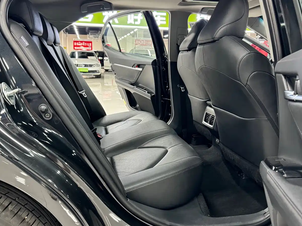 Toyota Camry 2023 2.0G Luxury Edition фото 18