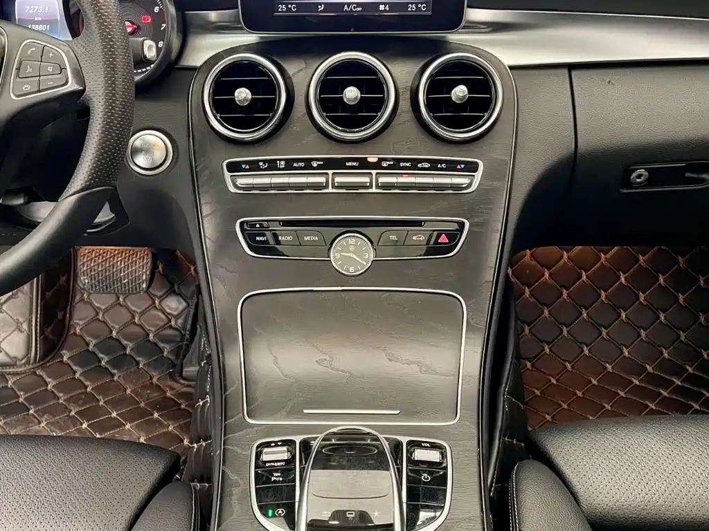 Фото 9 - Mercedes-Benz C-Class