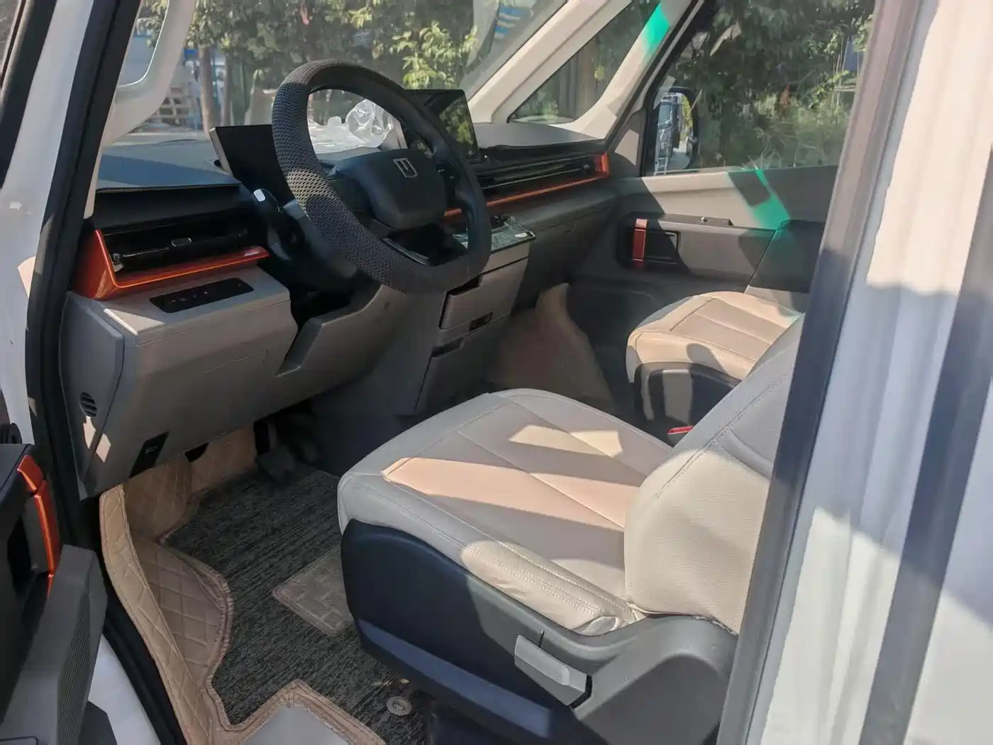 Yuan Cheng Farizon Super VAN 2024 2024 Model Wealth Creation Edition Medium Wheelbase Medium Roof 83kWh