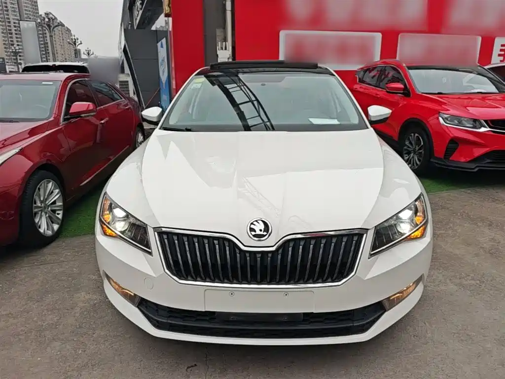 Škoda Superb 2013 1.8TSI Automatic Elite Edition фото 3