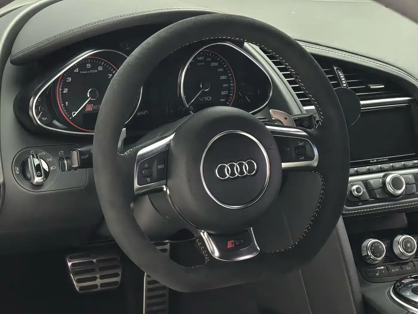 Photo 27 - Audi R8