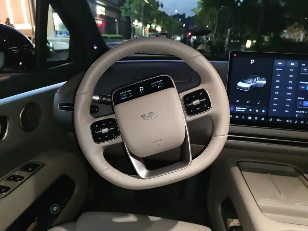 Li Auto i6 2025 2025 2WD Base Model