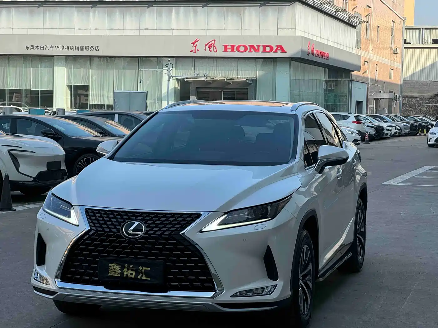 Lexus RX 2020 Facelift 300 2WD Elite Edition фото 4