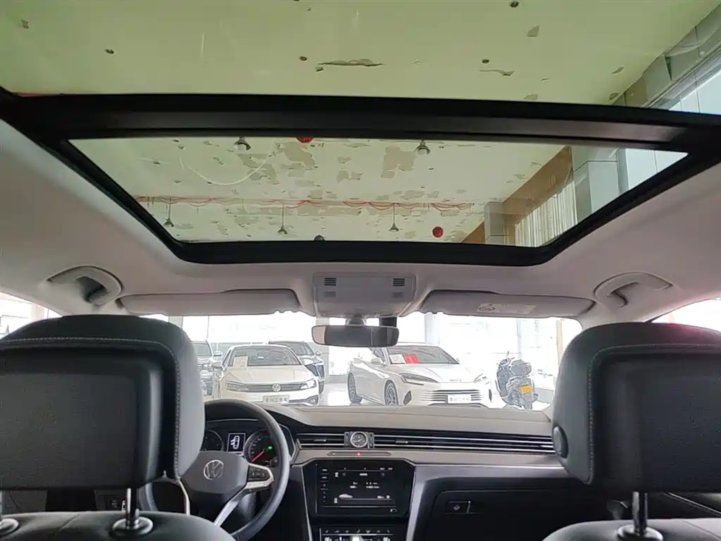 Volkswagen Magotan 2020 330TSI DSG Leading фото 18