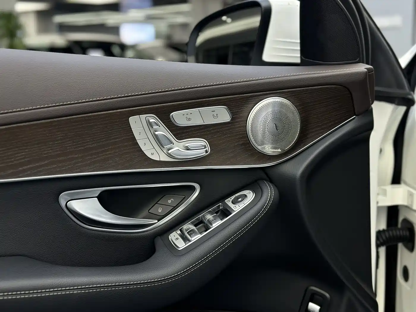 Mercedes-Benz GLC 2022 Facelift GLC 300 L 4MATIC Dynamic Collector's Edition фото 21