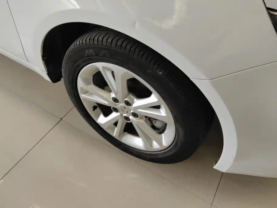 Фото 6 - MG GT
