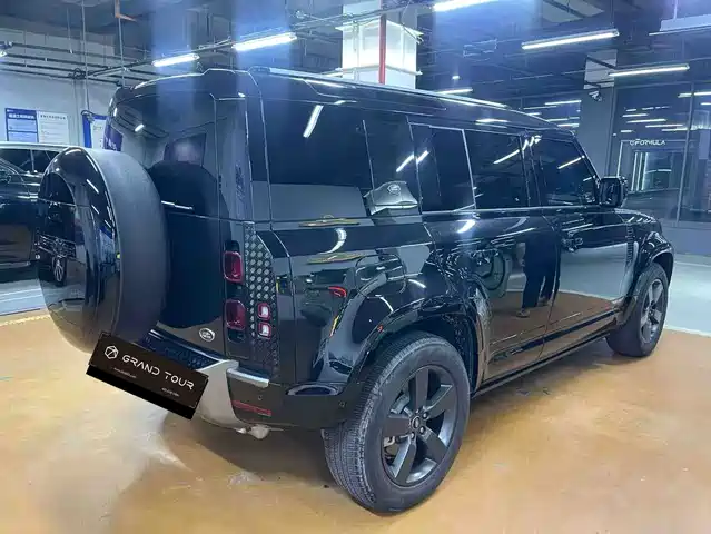 Land Rover Defender 2024 110 3.0T P400 X-DYNAMIC HSE — фото 5