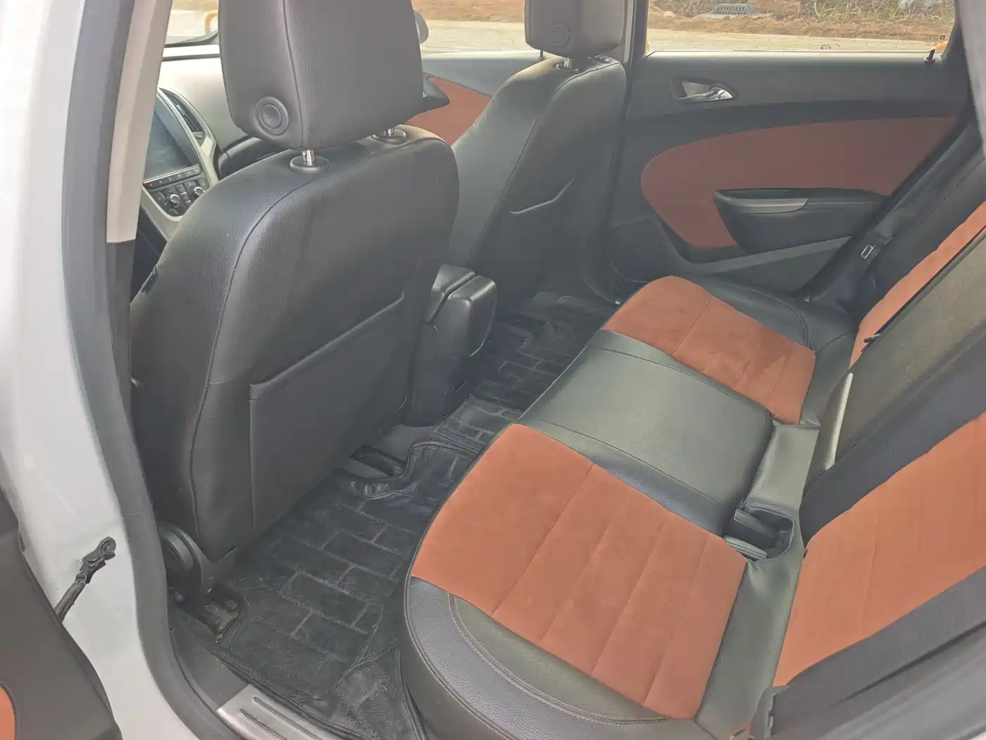 Buick Excelle 2014 XT 1.6T Automatic Cutting-edge Sport фото 5