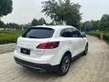 Photo 18 - Borgward BX7
