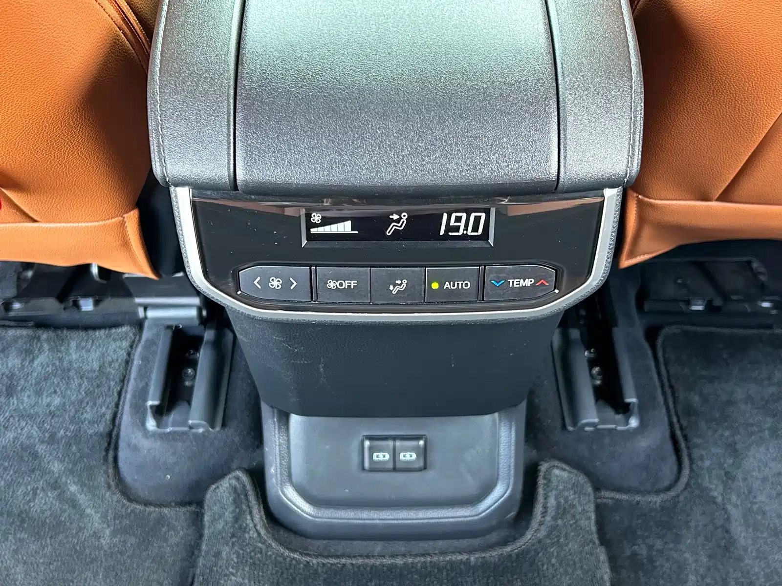 Photo 18 - Toyota Highlander