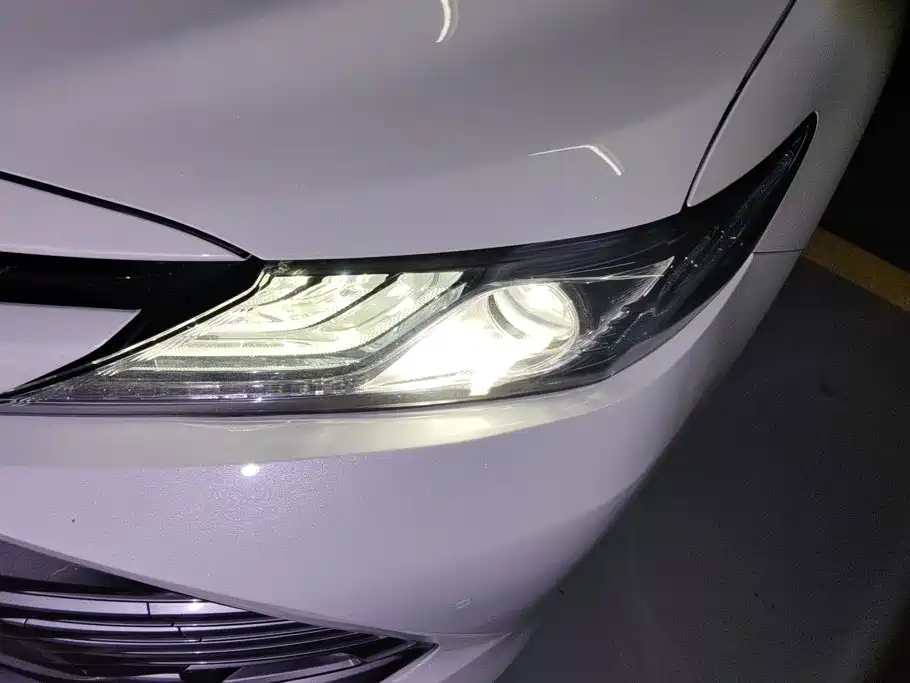 Фото 5 - Toyota Camry