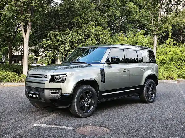 Land Rover Defender 110 P400 X-DYNAMIC HSE