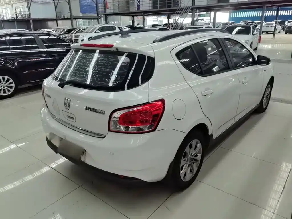 Baojun 610 2015 2014 CROSS 1.5L Manual Comfort