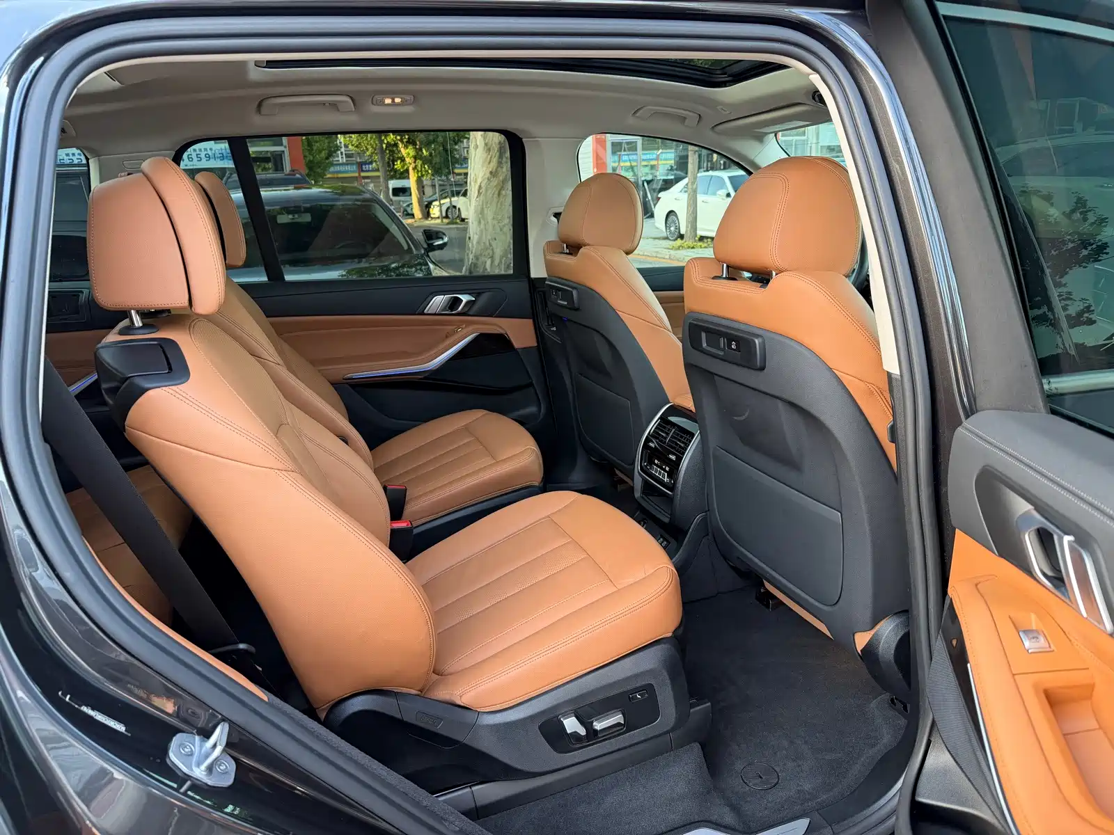 صورة 14 - BMW X7