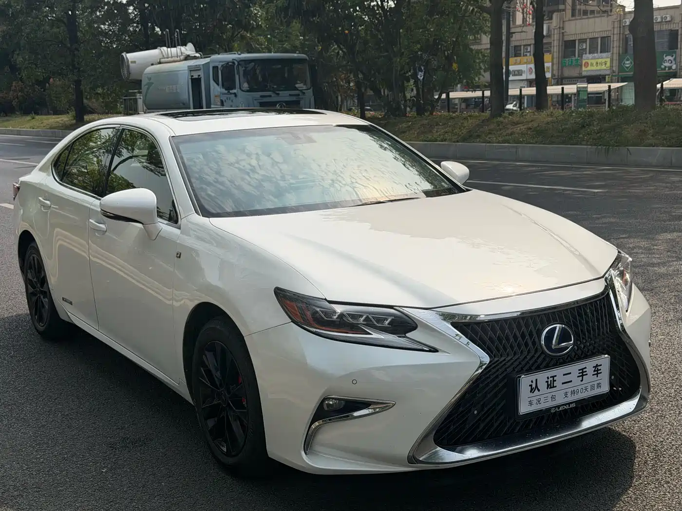 Lexus ES 2013 300h Elite Edition фото 2