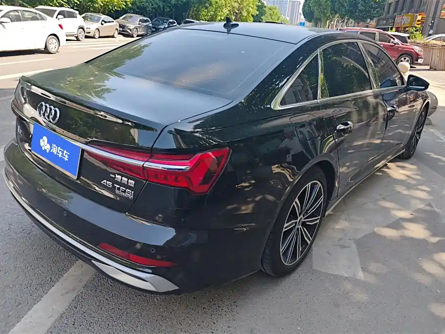 Audi A6L 2023 45 TFSI Premium Selection Dynamic фото 3