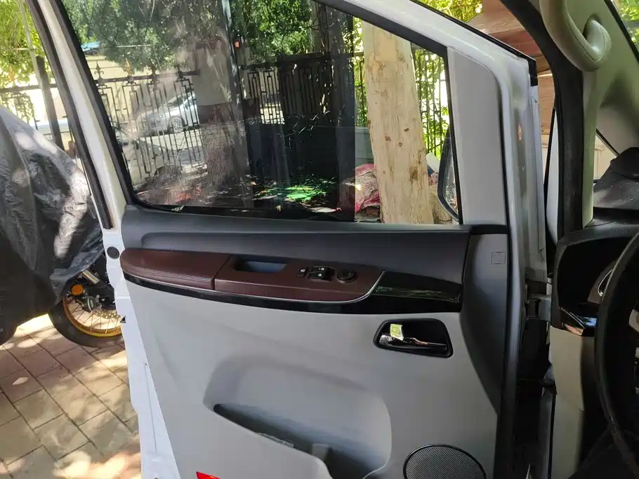 Фото 7 - JAC Motors Refine M5