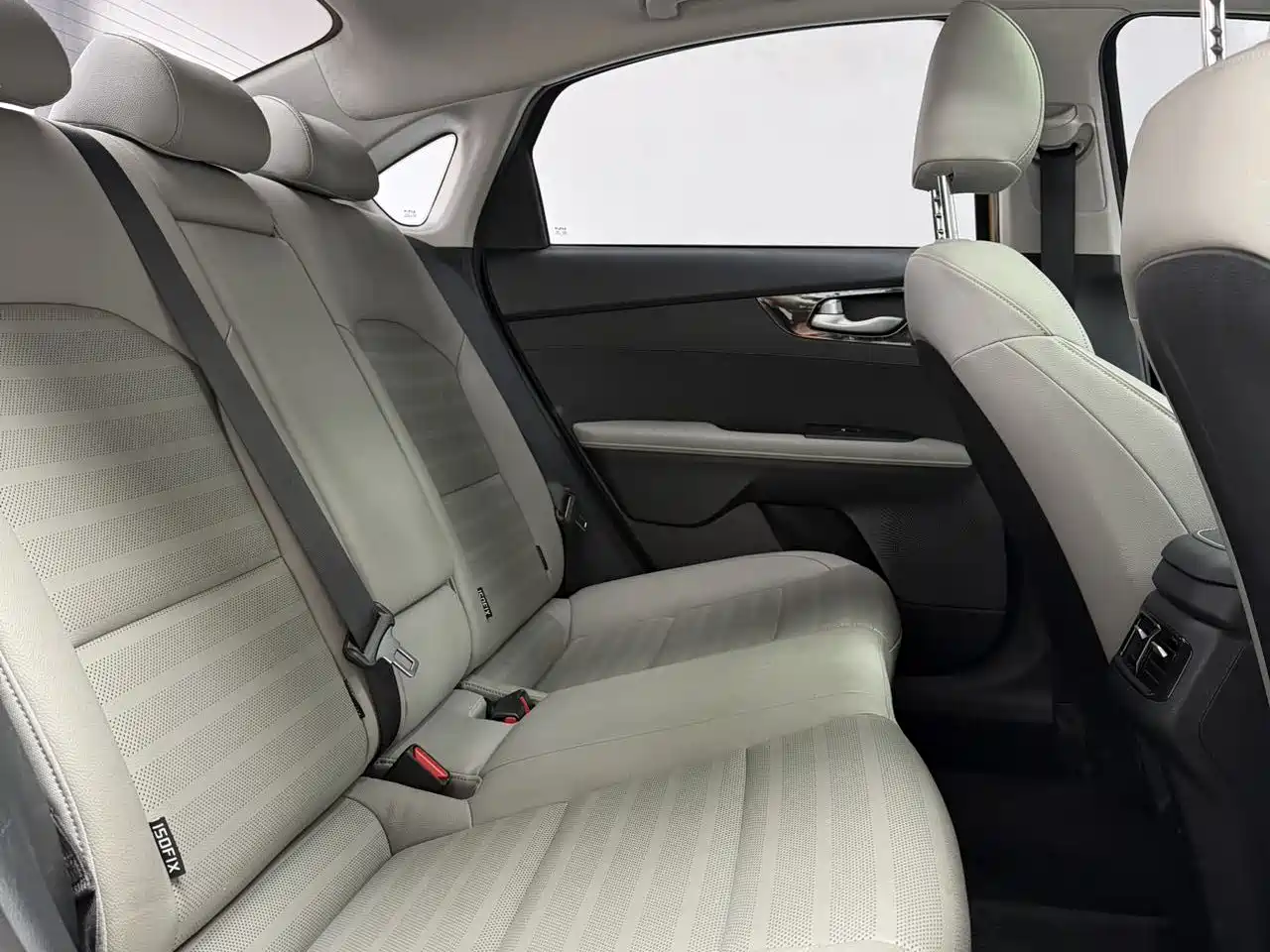 Kia K3 2023 1.5L CVT Premium Edition фото 14