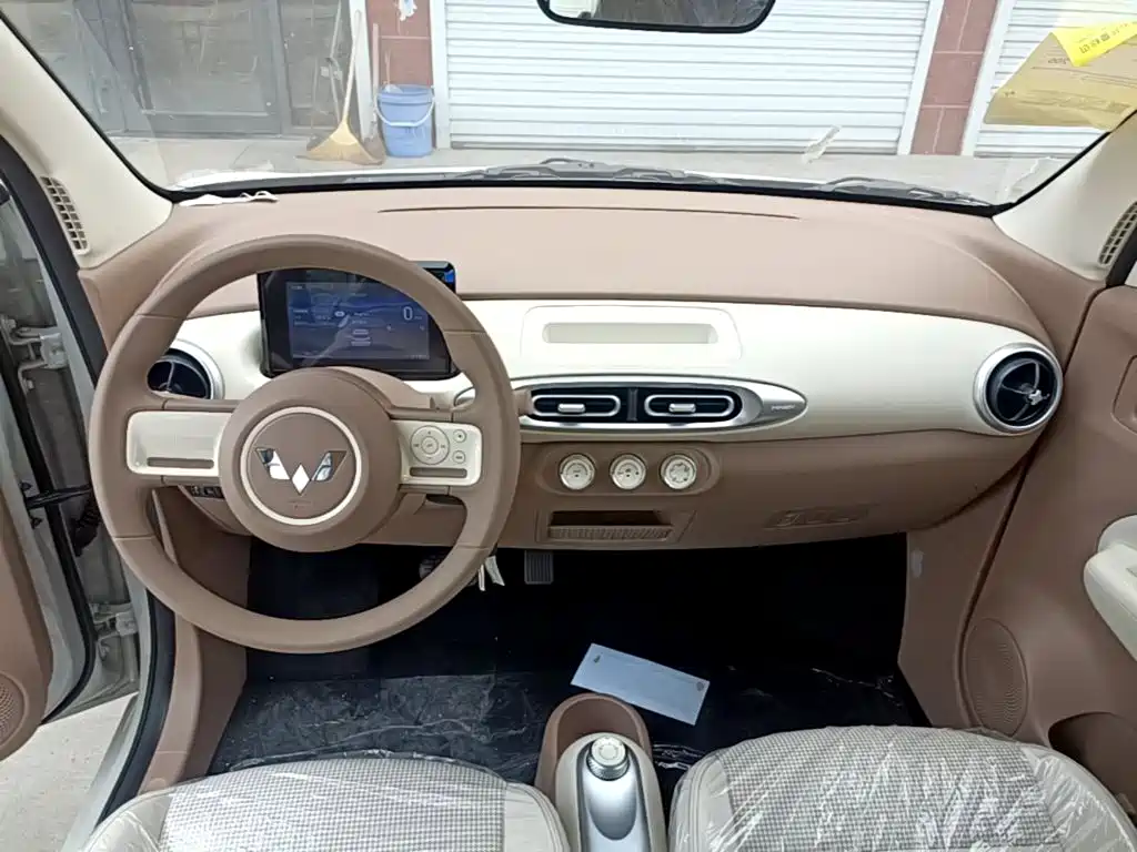 Wuling Motors Hongguang MINIEV 2026 2025 4-Door Advanced