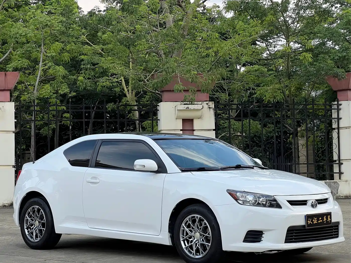 Toyota Zelos 2012 2011 2.5L Luxury Edition