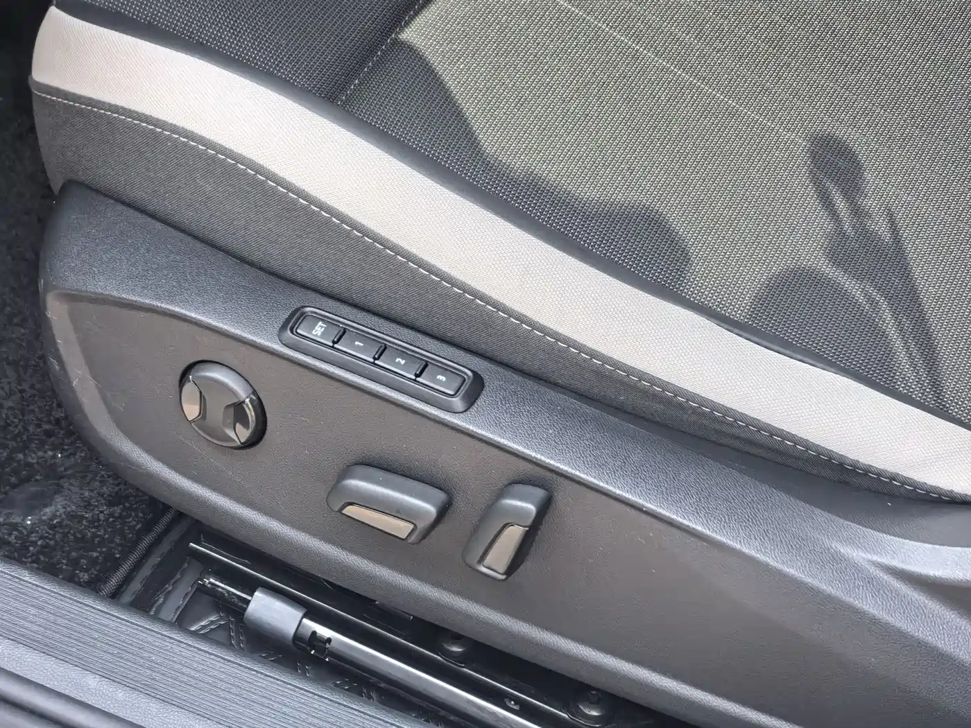 Volkswagen Golf 2023 280TSI DSG Pro 20th Anniversary Edition фото 10