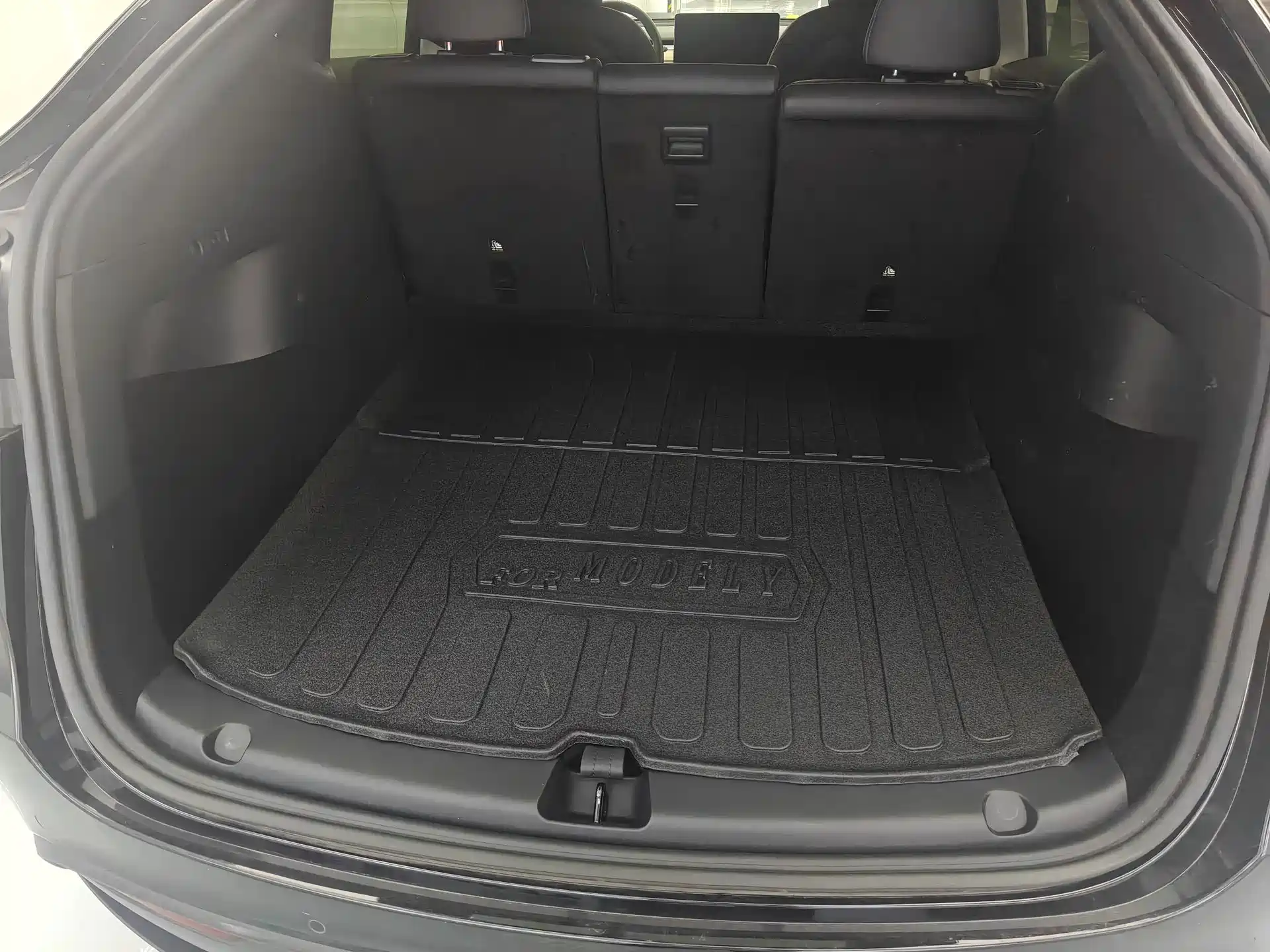Фото 10 - Tesla Model Y