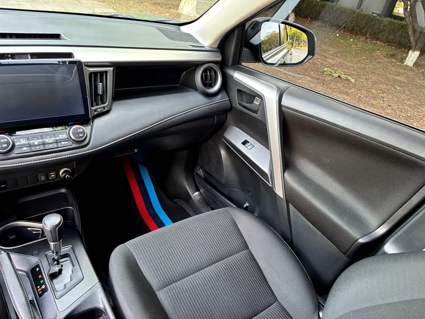 Toyota RAV4 Rongfang 2019 2.0L CVT 2WD Urban Edition China VI фото 14