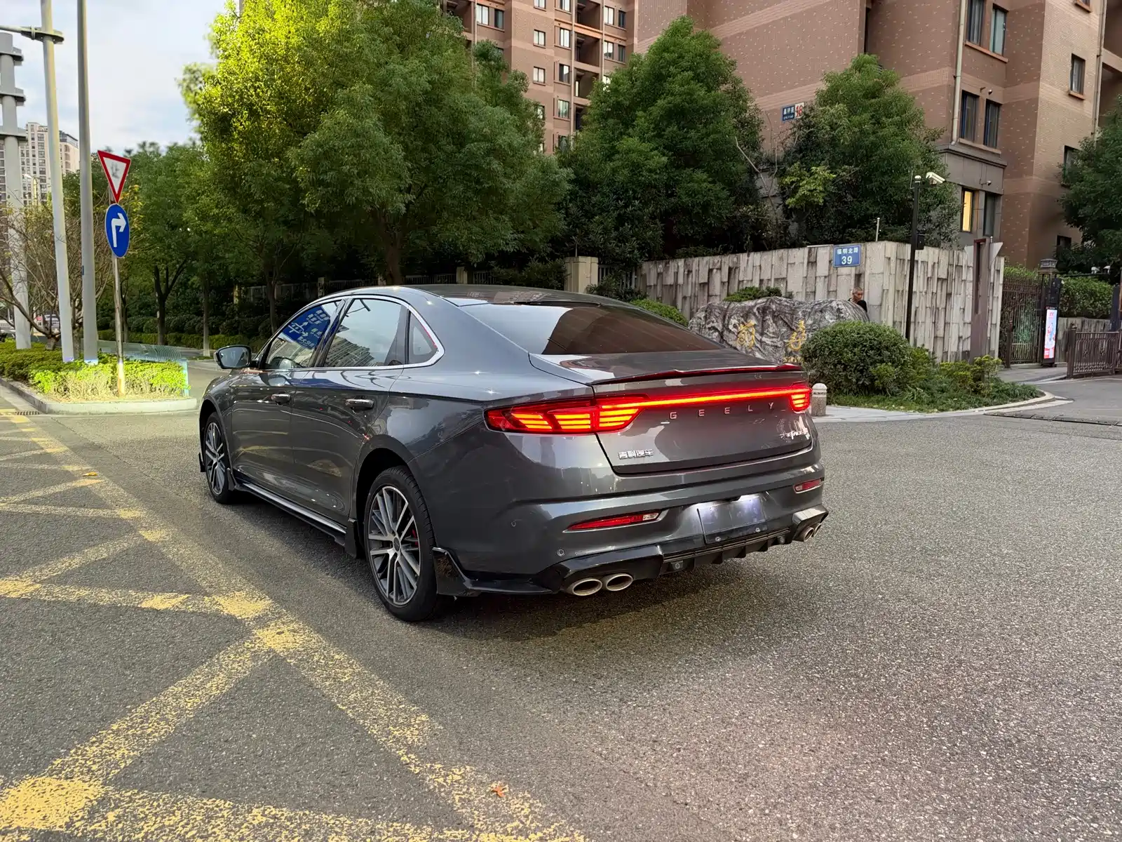 Фото 11 - Geely Preface