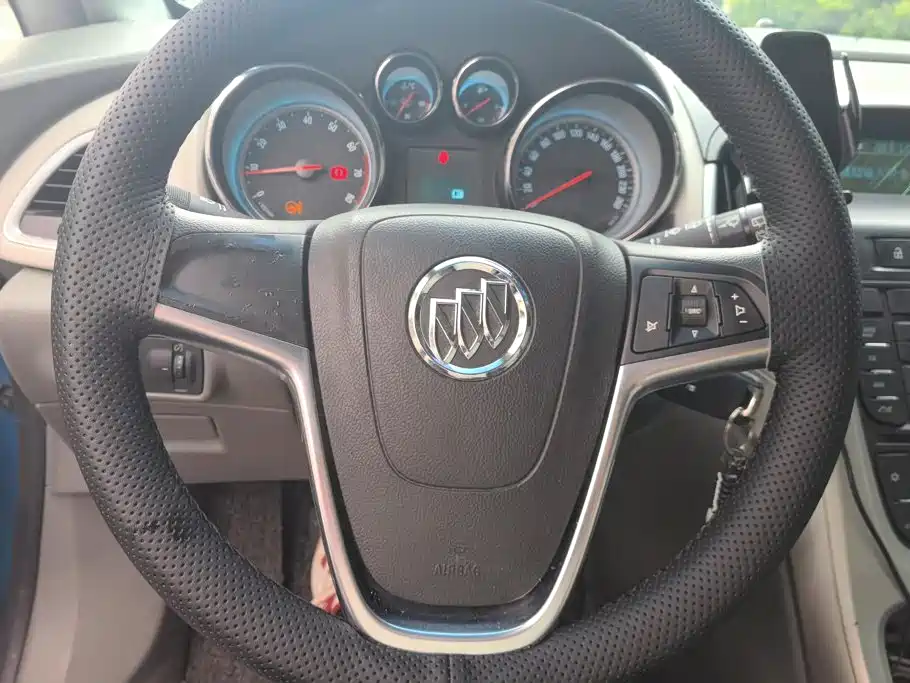 Фото 15 - Buick Excelle