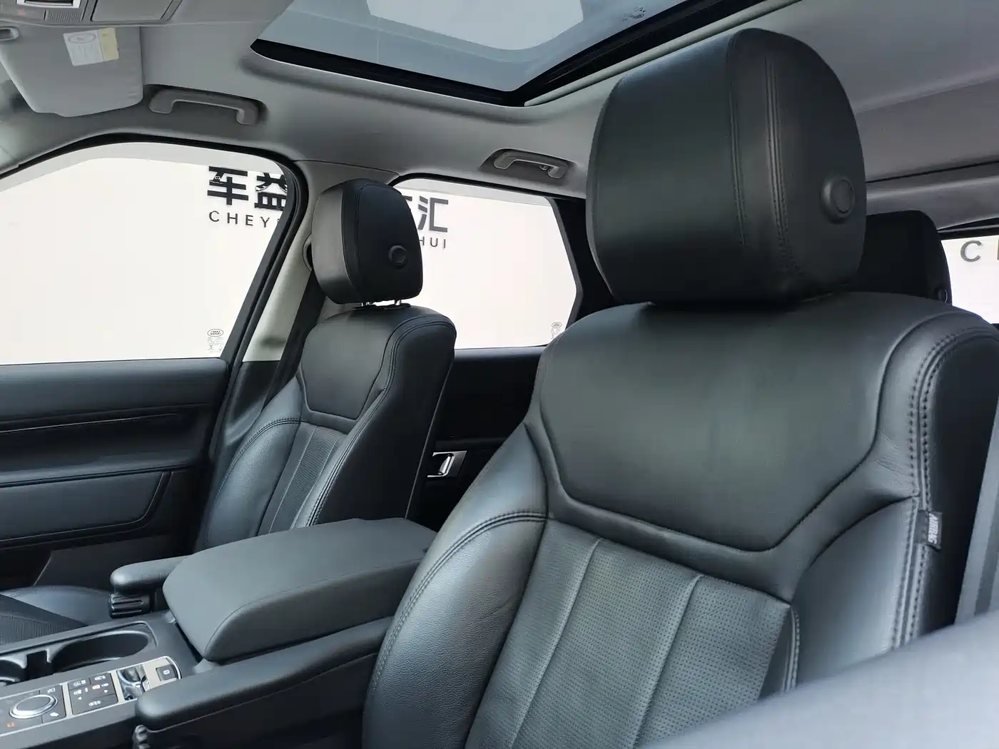 Land Rover Discovery 2017 3.0 SC V6 S фото 9