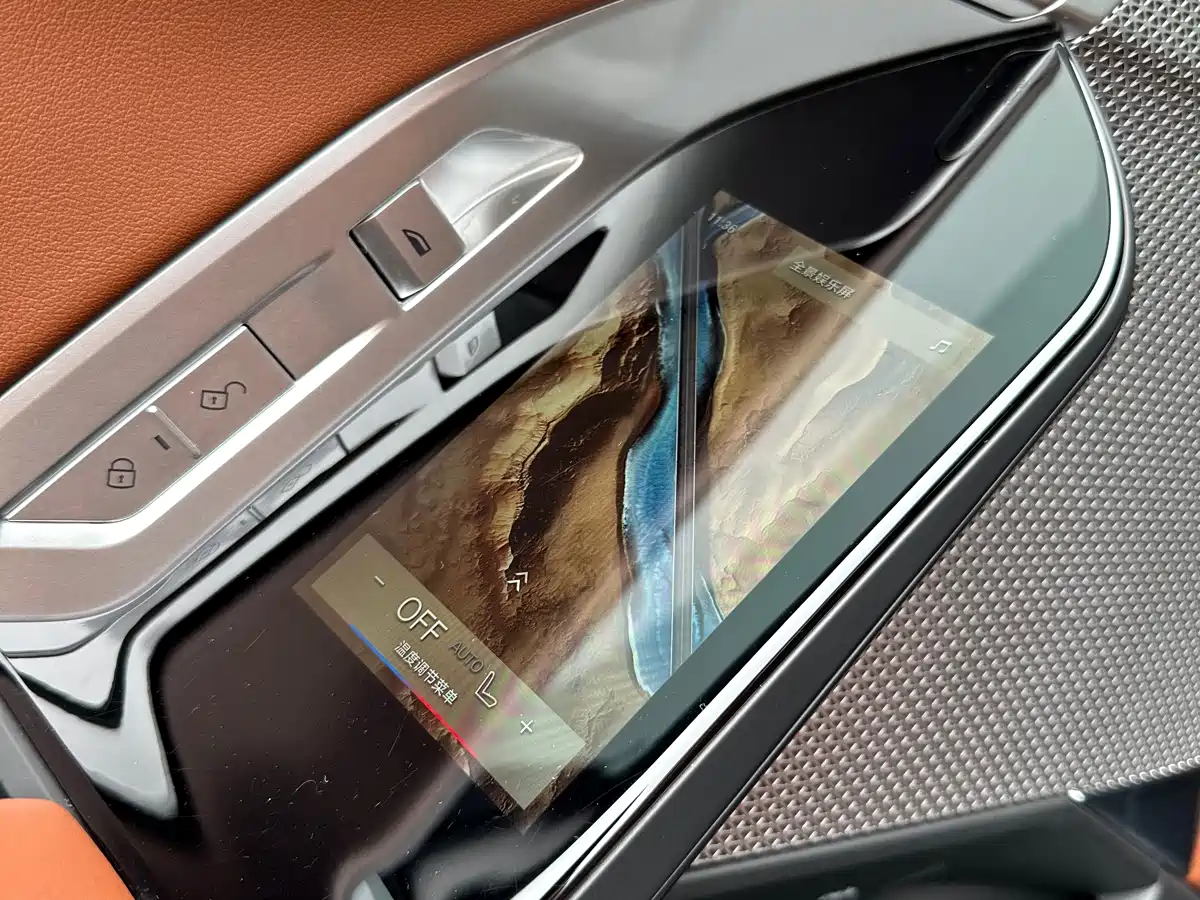 BMW 7 Series 2023 Facelift 740Li Exclusive M Sport Package фото 19