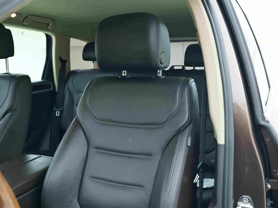 Volkswagen Touareg 2011 3.0TSI Standard фото 12