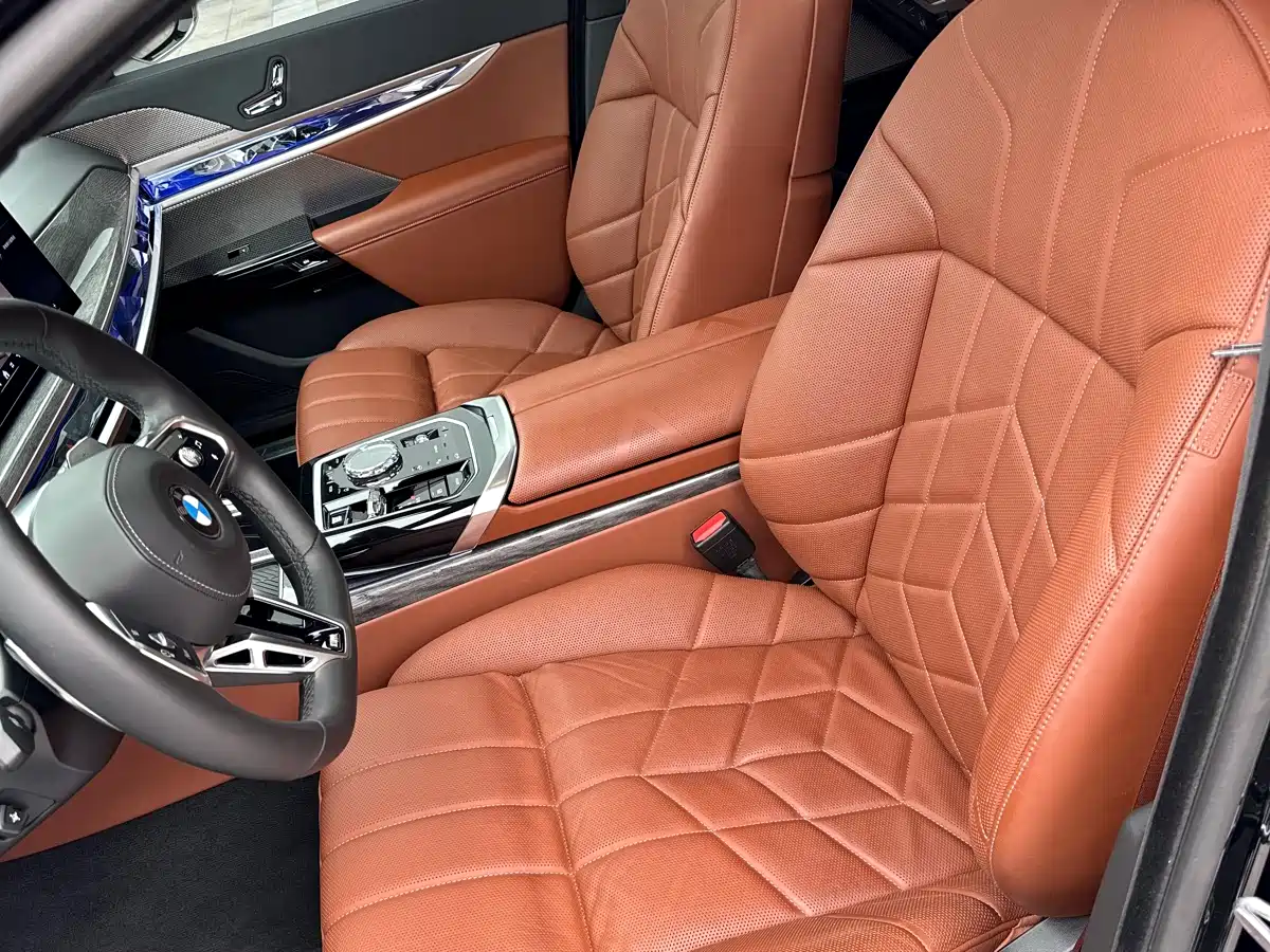 BMW 7 Series 2023 Facelift 740Li Exclusive M Sport Package фото 53