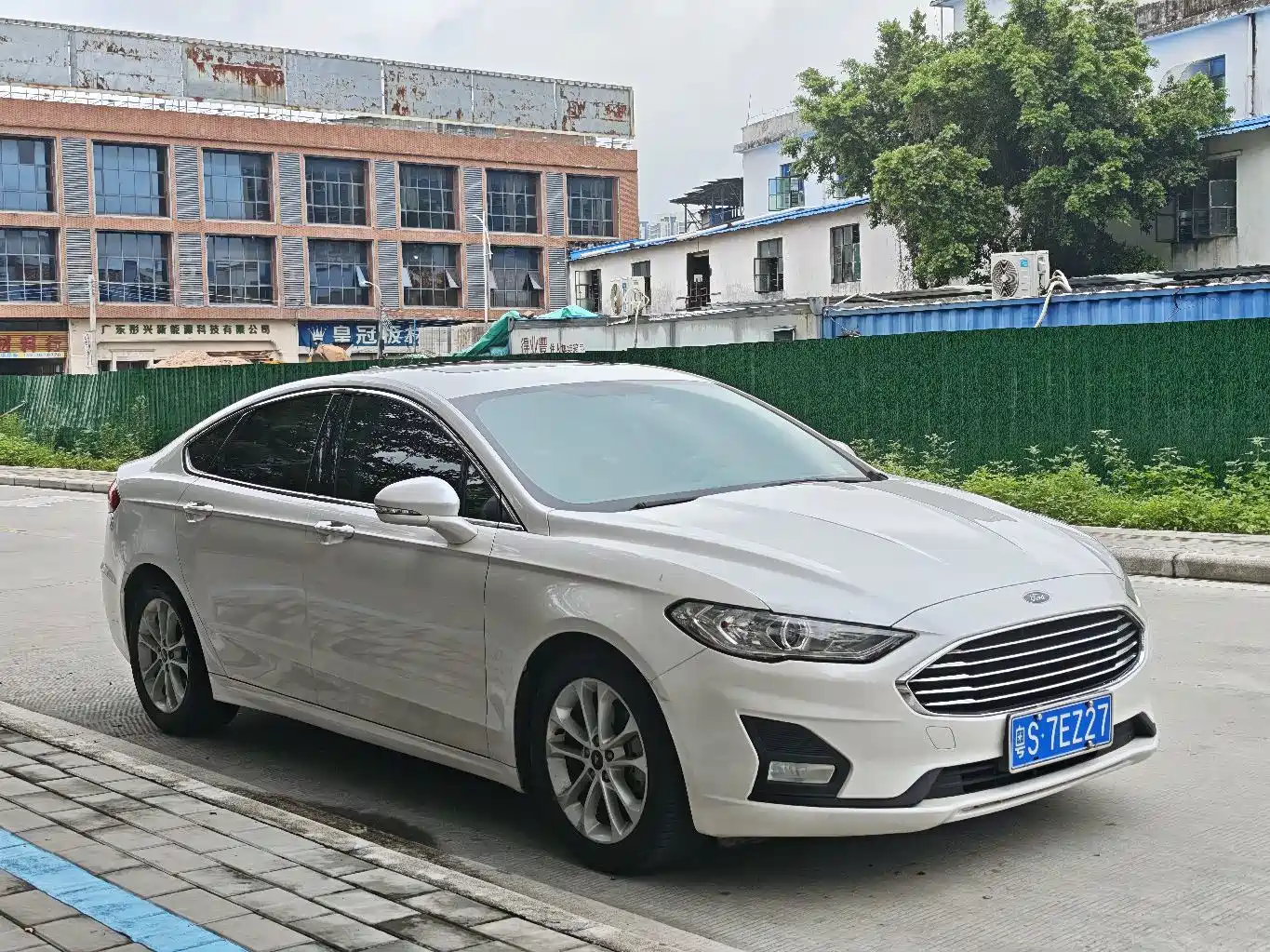 Фото 6 - Ford Mondeo