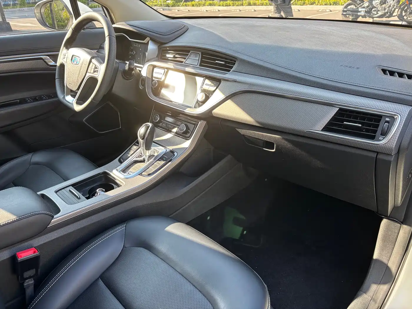Photo 9 - Geely Emgrand GS
