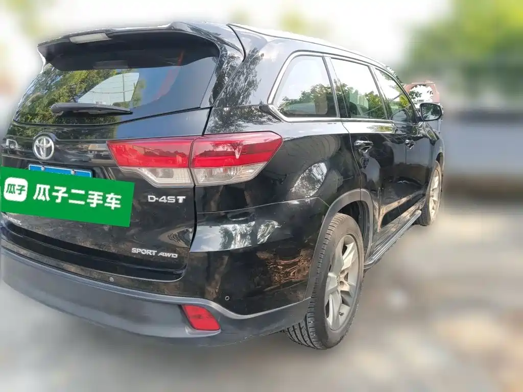 Photo 4 - Toyota Highlander