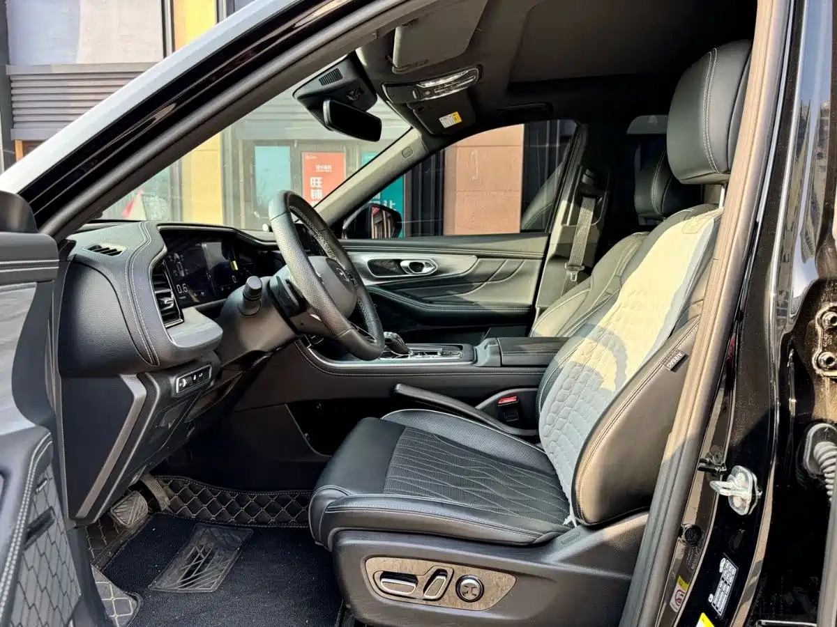 GAC Trumpchi Trumpchi GS8 2024 Navigator Series 2.0TGDI 2WD Luxury Smart Connect Edition фото 8