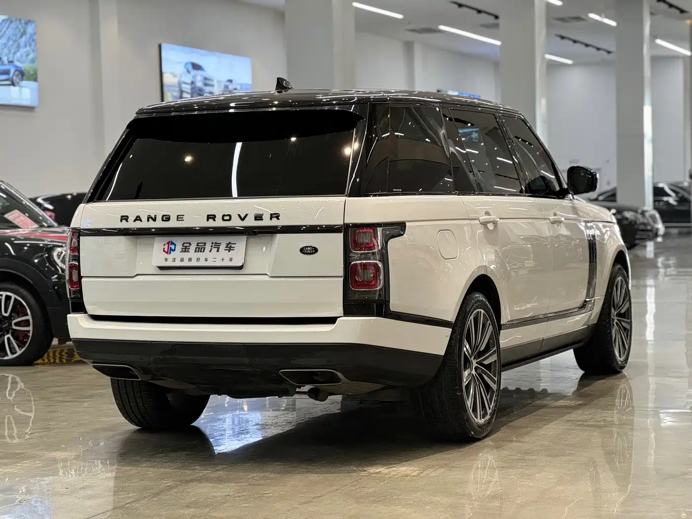 Land Rover Range Rover 2019 3.0 SC V6 Heritage Extended Edition фото 4