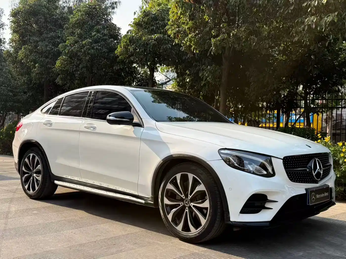 Mercedes-Benz GLC Coupe 2018 GLC 260 4MATIC Coupe SUV фото 20