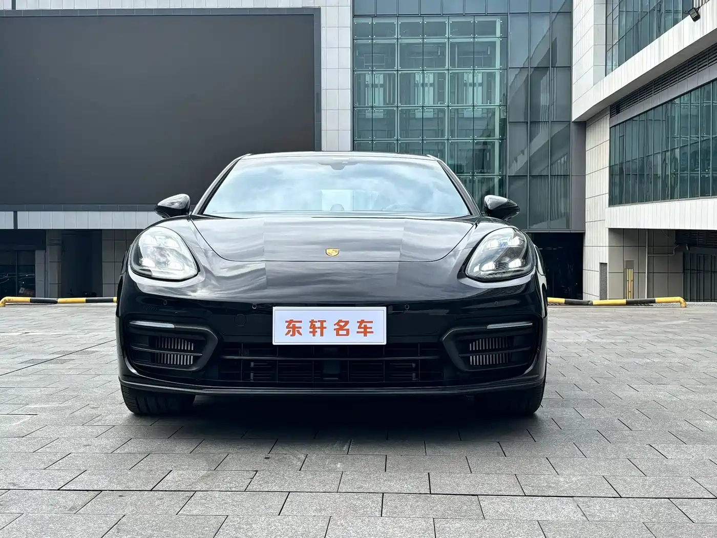 Porsche Panamera 2023 Panamera Executive Long Wheelbase Platinum Edition 2.9T фото 2