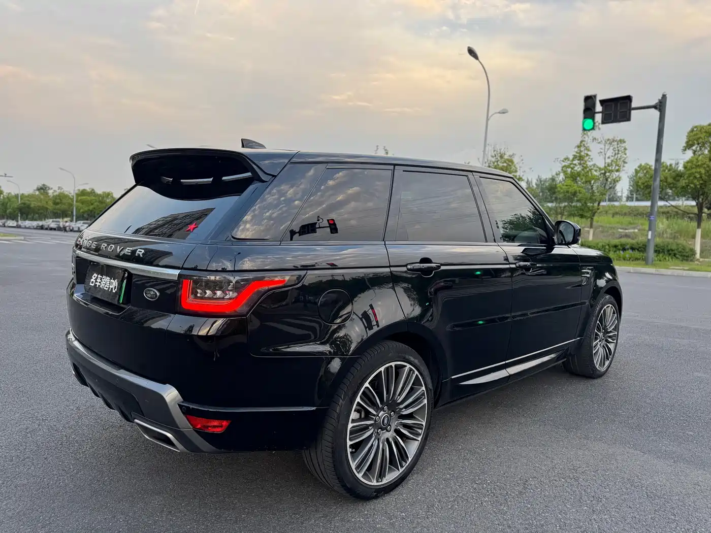 Land Rover Range Rover Sport PHEV 2019 P400e HSE фото 6