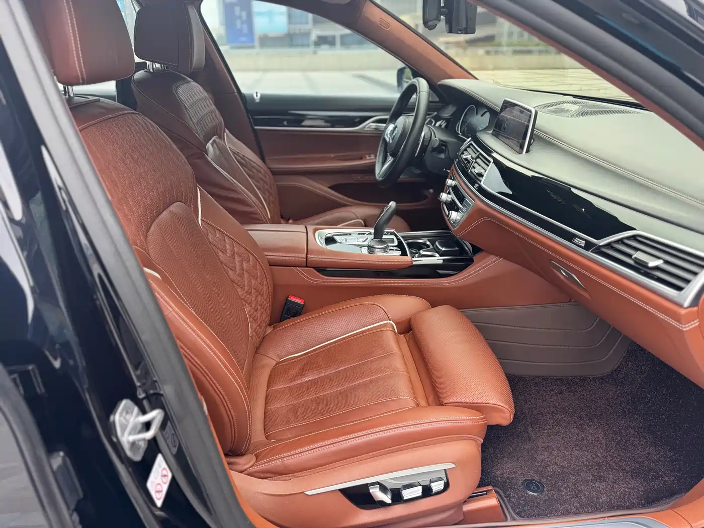 BMW 7 Series 2018 740Li xDrive Premium Type Excellence Package фото 10