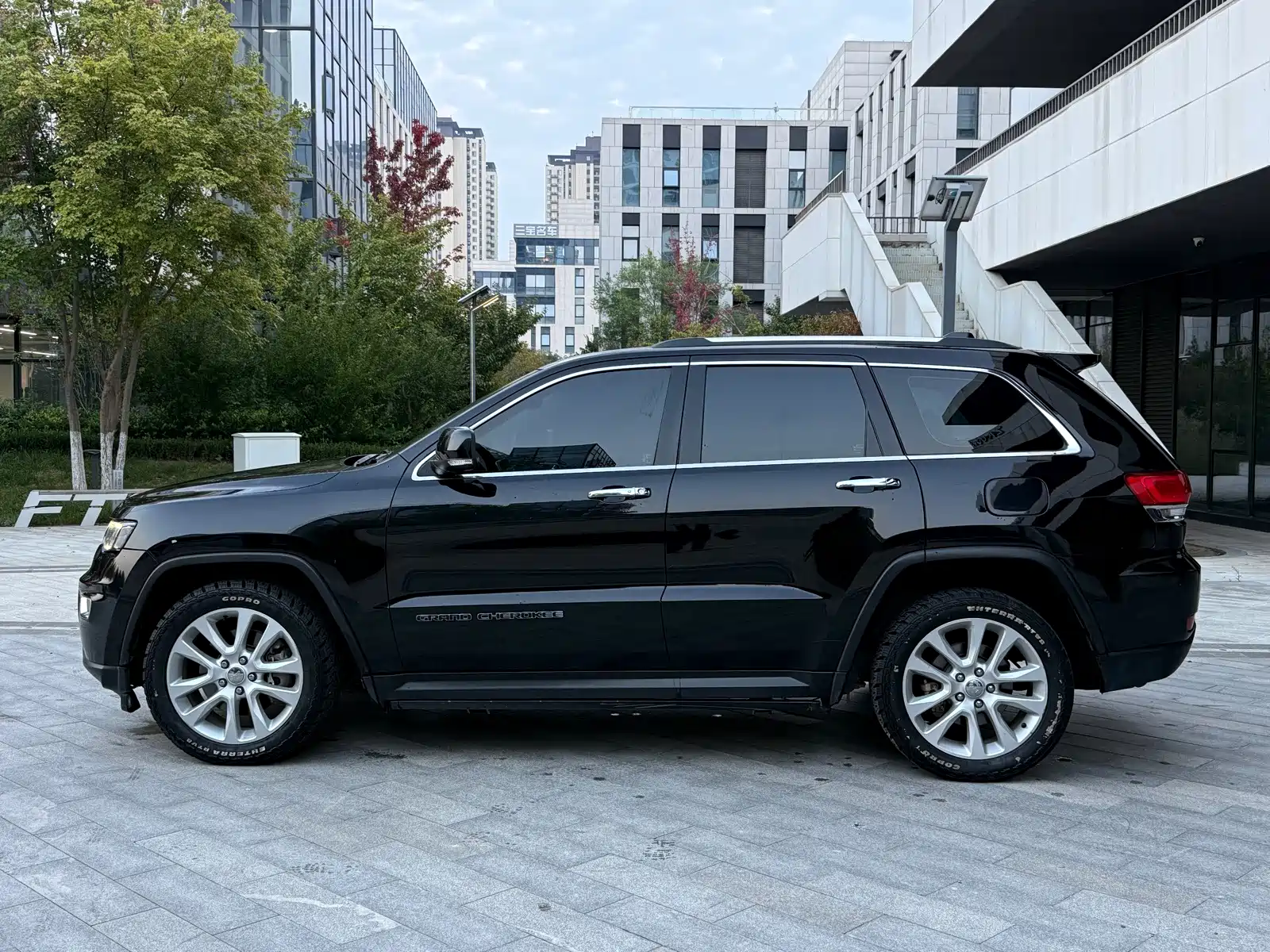 Фото 3 - Jeep Grand Cherokee (Import)