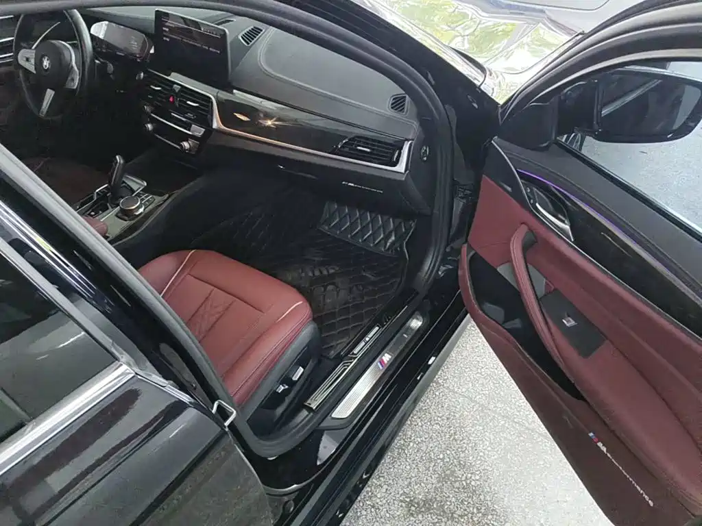 Фото 13 - BMW 5 Series