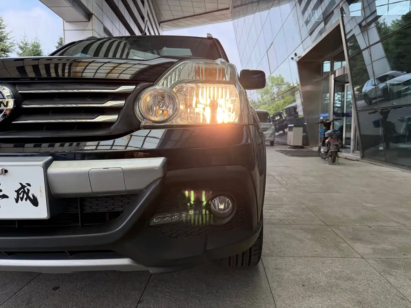 Dongfeng Fengdu MX6 2015 2015 2.0L CVT 2WD Excellence