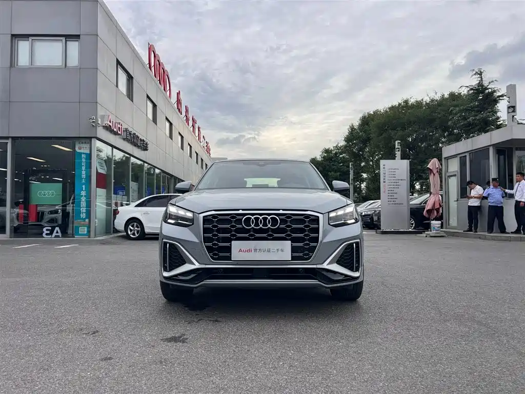 AUDI Q2L