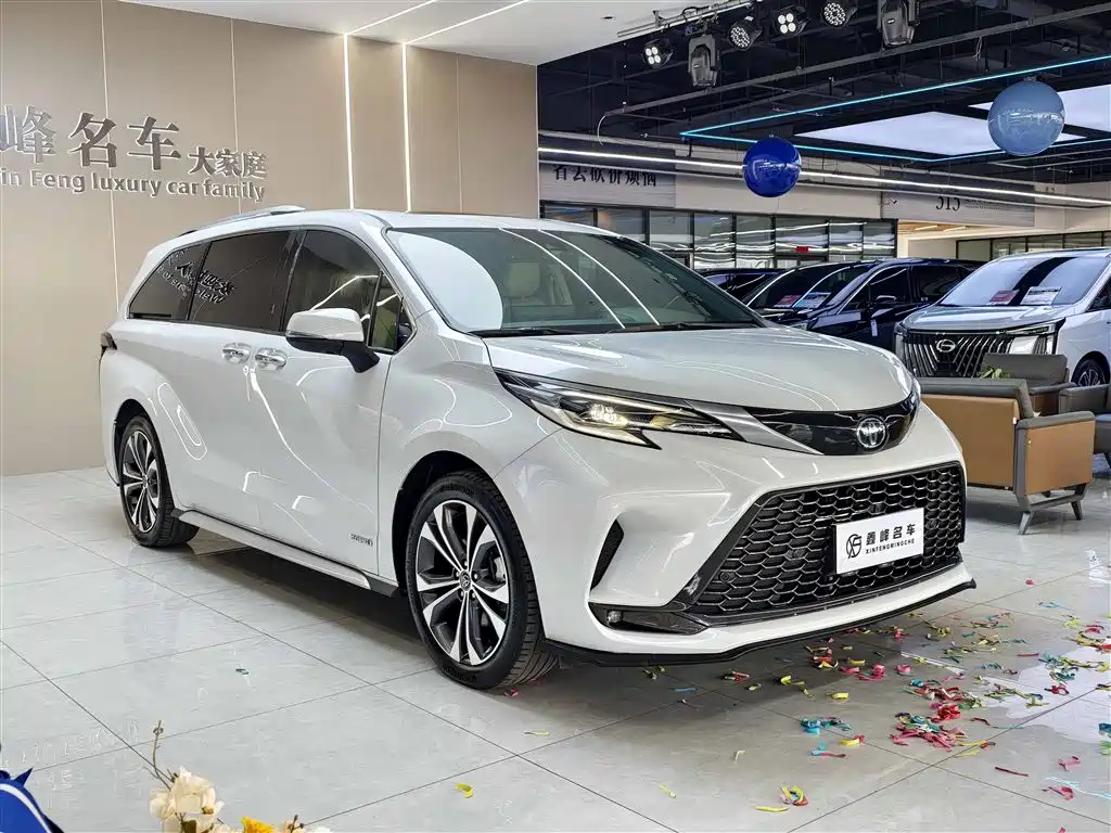 Toyota Granvia 2023 2.5L Hybrid Prestige PLUS Edition фото 3