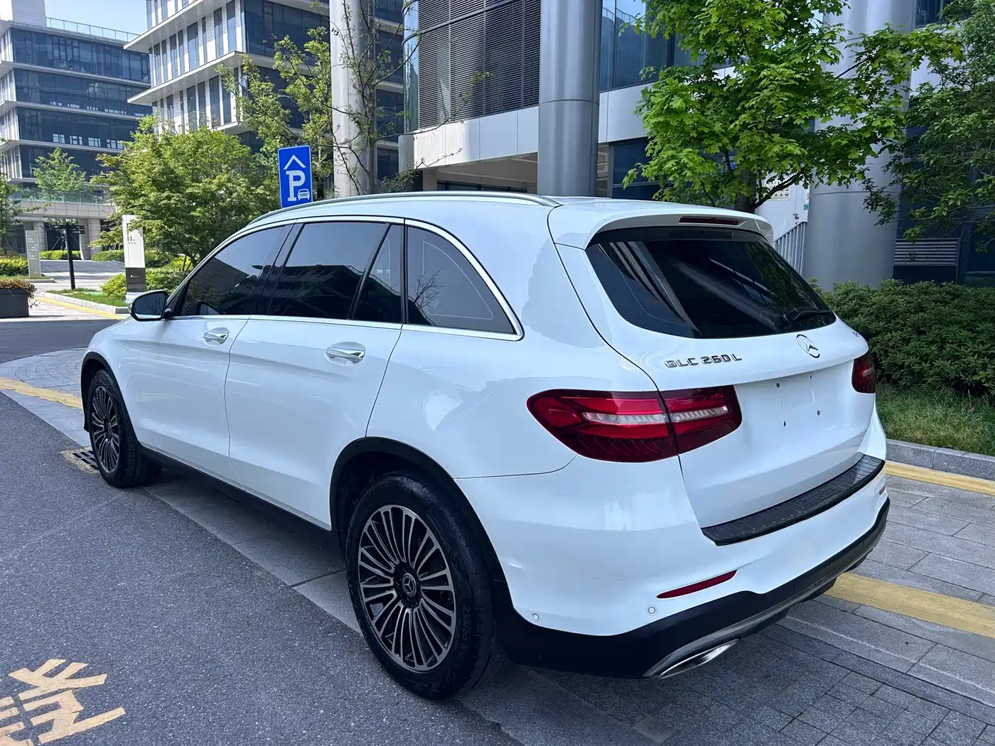 Mercedes-Benz GLC 2019 GLC 260 4MATIC Dynamic фото 6