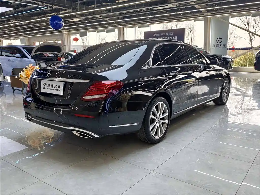 Mercedes-Benz E-Class 2018 E 300 L Fashion фото 20